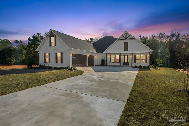 Property Photo: 5806 Highland Lake Dr FL 32583