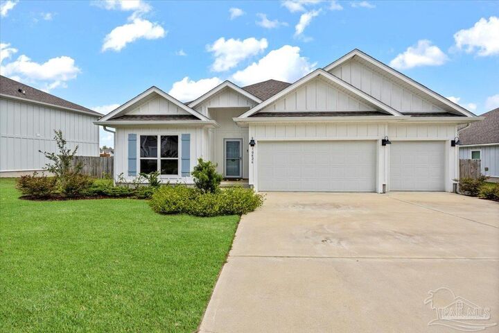 Property Photo: 10826 Blacktail Loop FL 32526