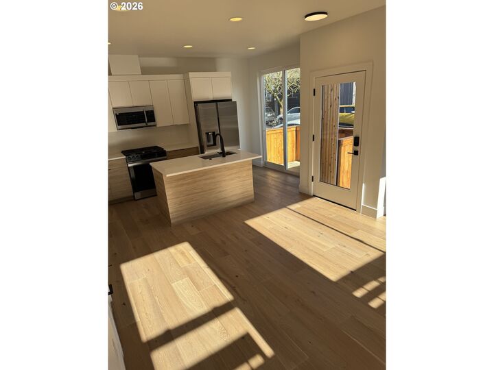 Property Photo: 4235 SE Division St OR 97206