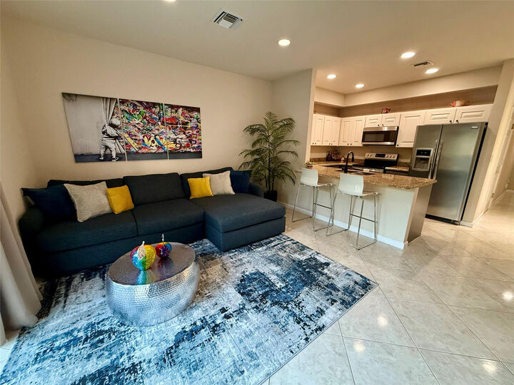 Property Photo:  37 SE 3rd Avenue  FL 33009 