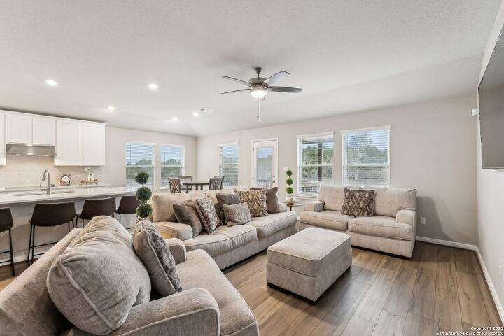 Property Photo: 320 Shelton Pass TX 78108