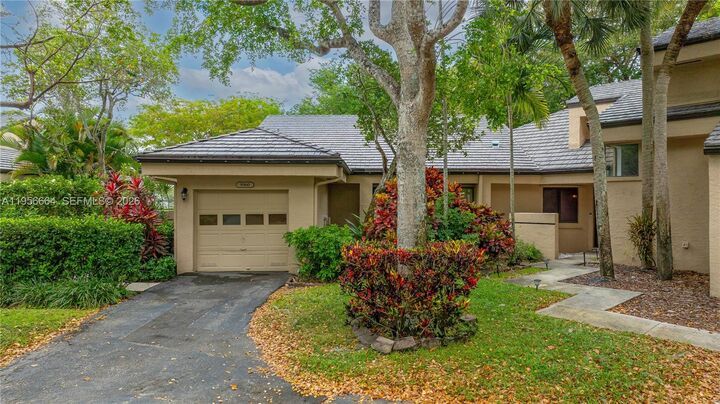 Property Photo:  9360 S Chelsea Dr S  FL 33324 