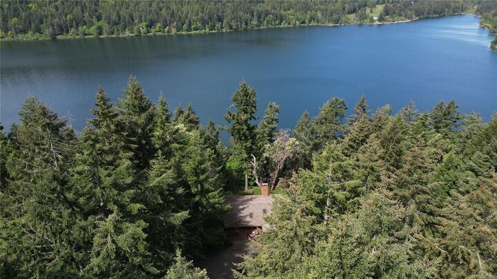 Property Photo: 250 South Bank Dr BC V8K 1M7