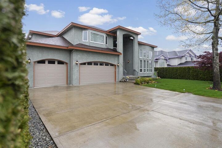 14330 82 Avenue — photo 1