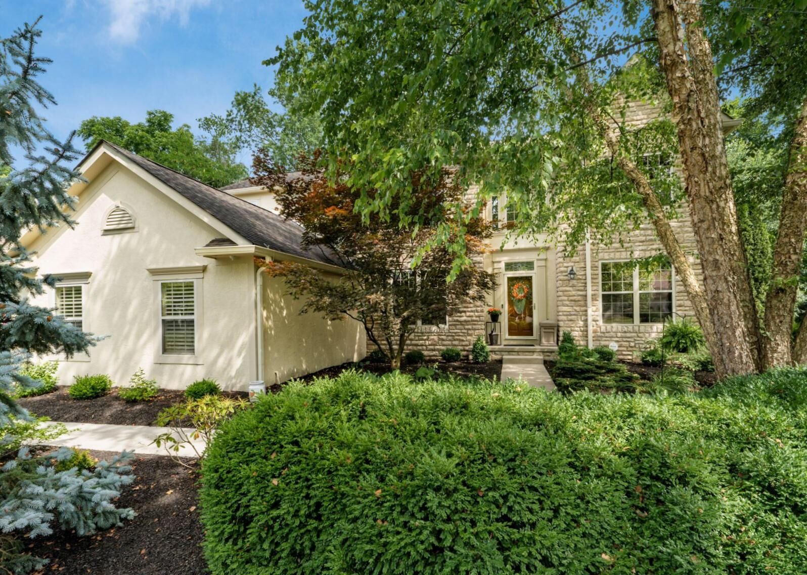 Property Photo:  2569 Open Bay Court  OH 43021 