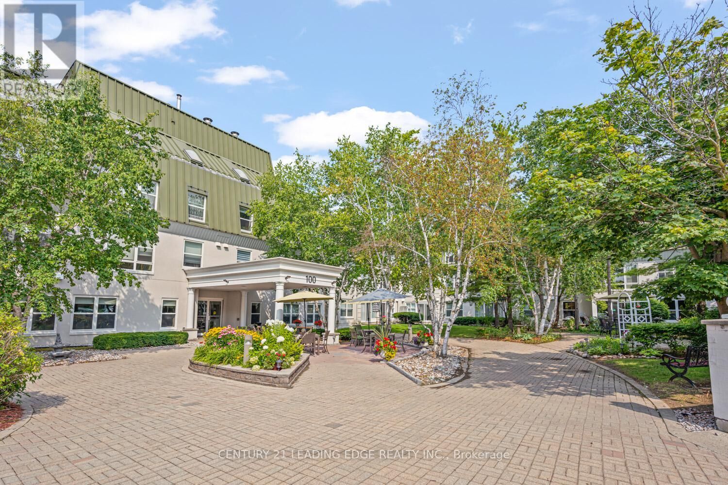 Property Photo:  100 Anna Russell Way Ph2  ON L3R 6C7 