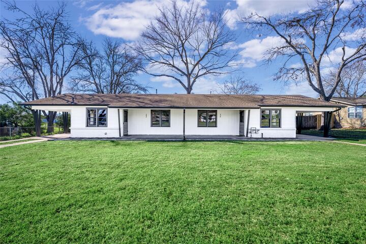 Property Photo:  476 Ellinger Road  TX 78945 