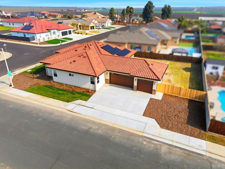 Property Photo:  603 E Capistrano Street  CA 93230 