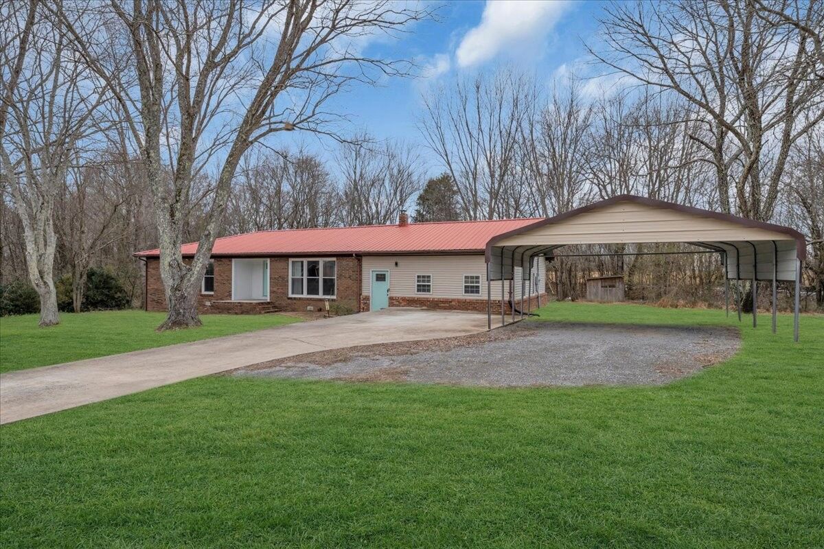 Property Photo: 399 Rosewood Ln TN 37166