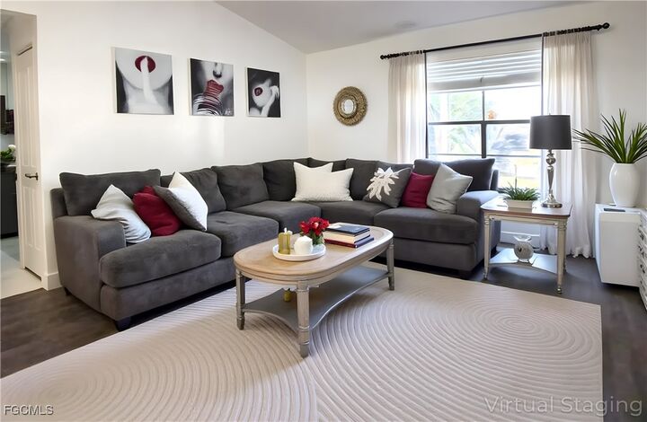 Property Photo:  1423 NE 13th Avenue  FL 33909 