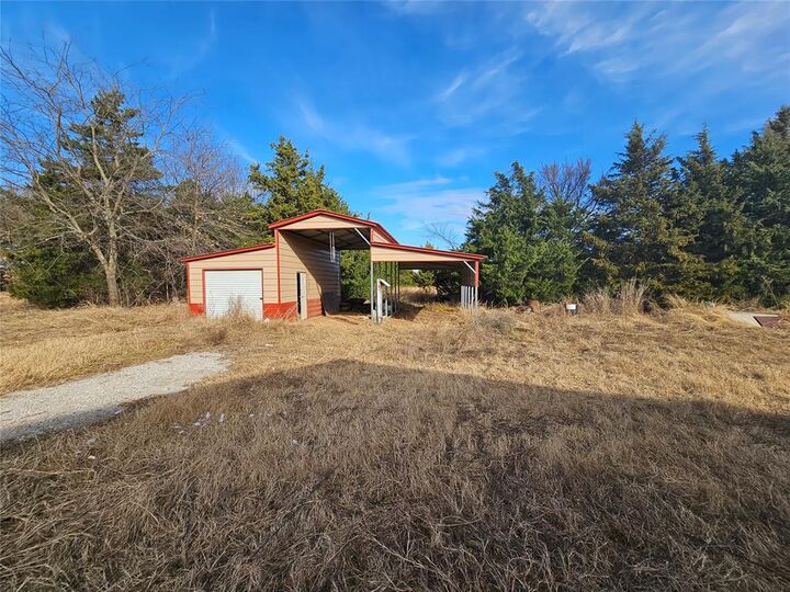 Property Photo: 42 Greenbriar Avenue OK 73430