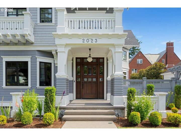 Property Photo:  2023 SW Montgomery Dr  OR 97201 