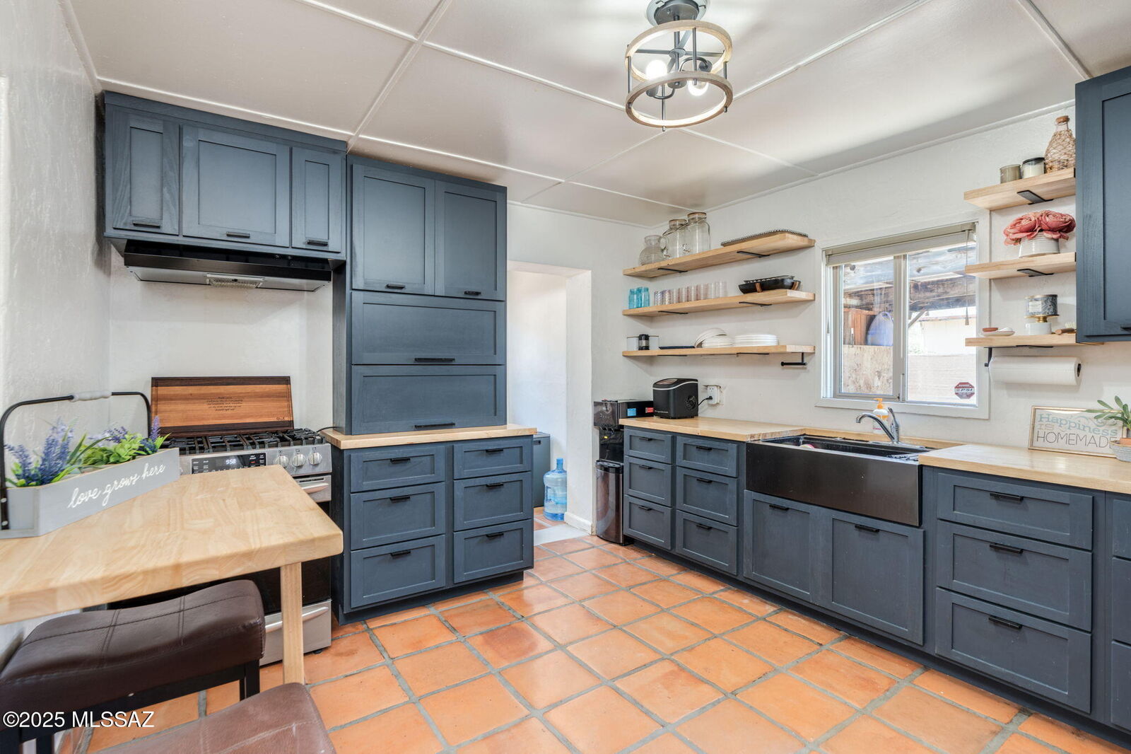 Property Photo:  238 E Rodeo Drive  AZ 85714 