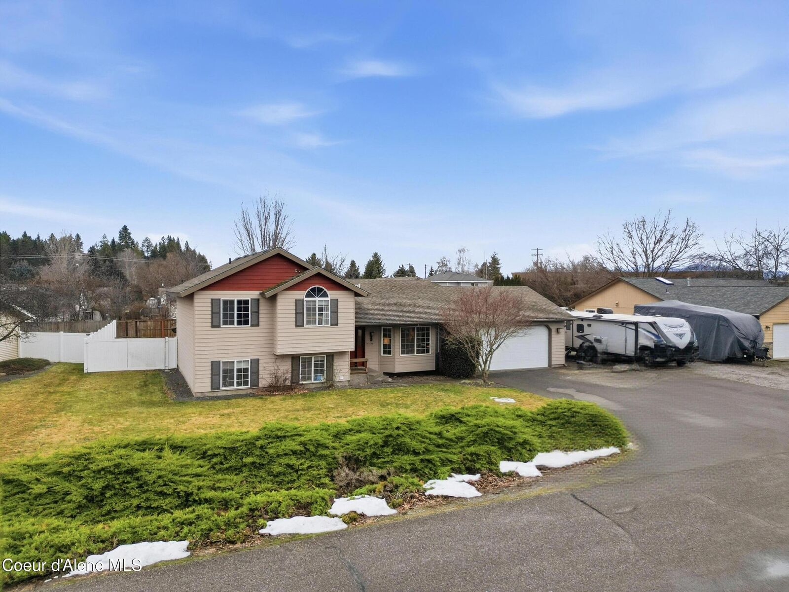 Property Photo:  858 E Maple Pl  ID 83835 