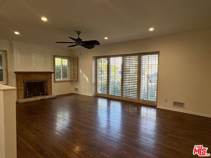 Property Photo:  333 N Detroit St  CA 90036 