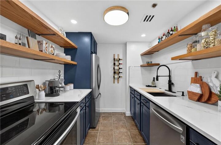 Property Photo: 1280 W Peachtree Street NW 1407 GA 30309