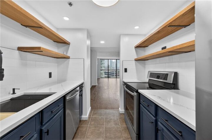 Property Photo:  1280 W Peachtree Street NW 1407  GA 30309 