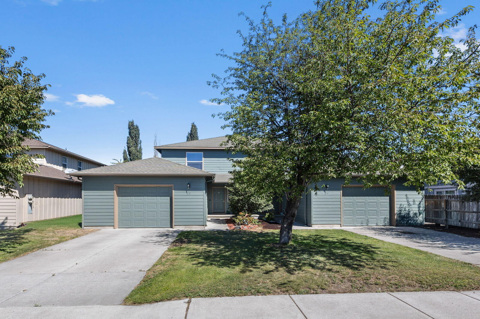 Property Photo: 717 NE Larch Avenue OR 97756