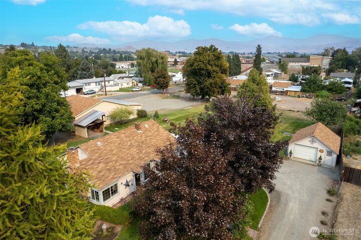 Property Photo:  211 S Granite Street  WA 98841 