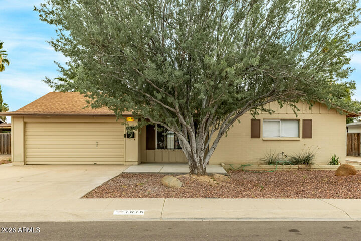 Property Photo:  1915 E Gemini Drive  AZ 85283 