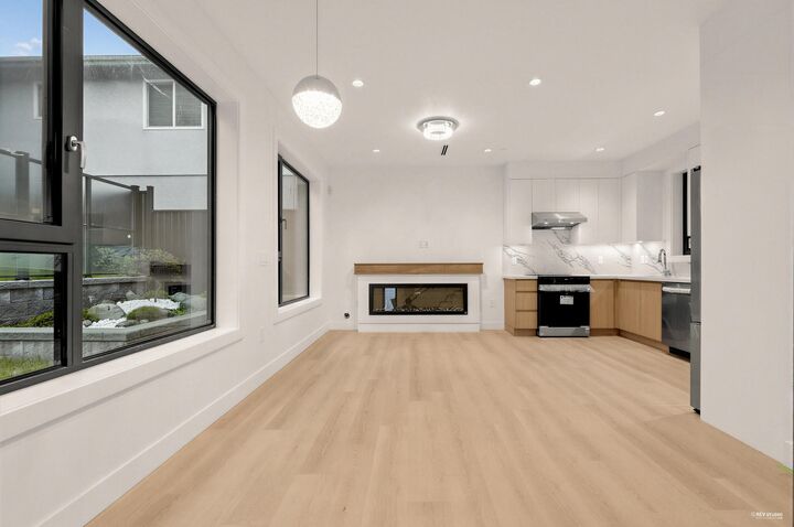 Property Photo: 260 E 65th Avenue BC V5X 2P4