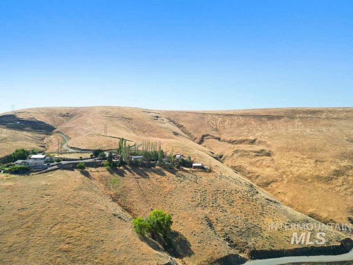 Property Photo:  2026 Silcott Hills Road  WA 99403 