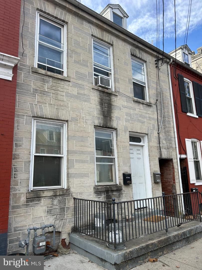 Property Photo:  432 S Queen Street  PA 17603 