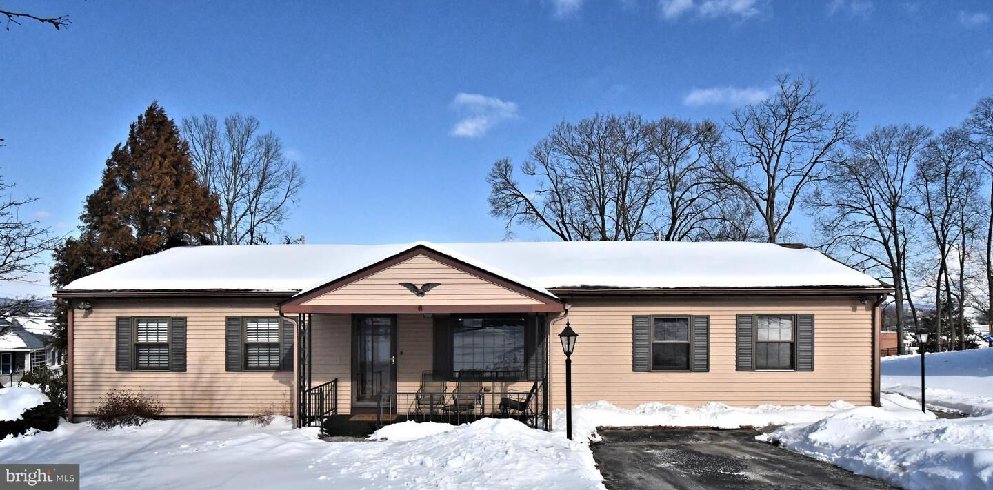 Property Photo:  451 Silver Brook Drive  PA 19508 