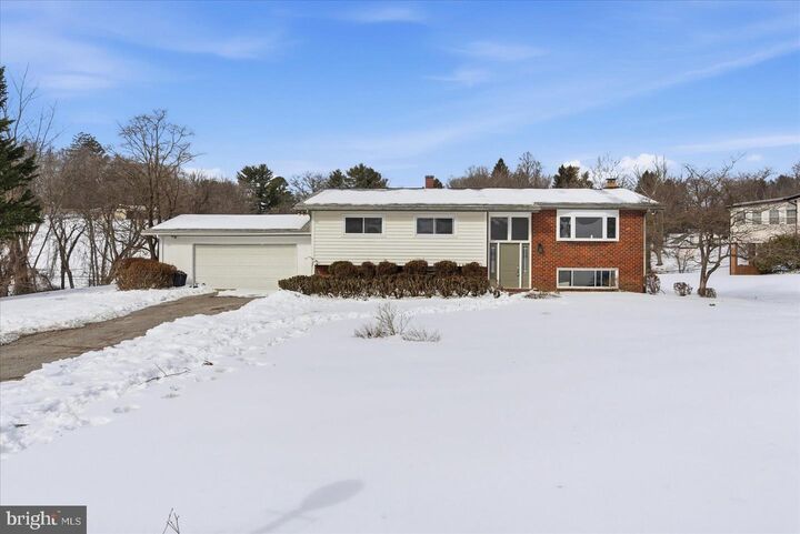 Property Photo:  6 Babette Court  MD 21208 