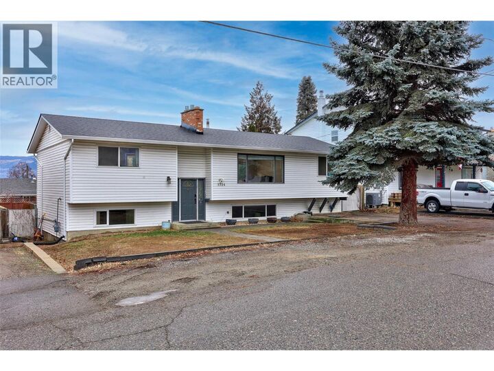 Property Photo: 1754 Sheridan Drive BC V2B 6A9