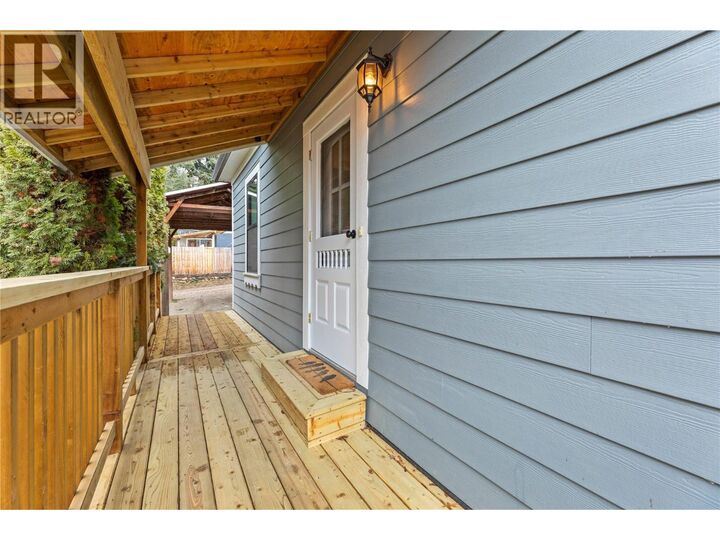 Property Photo:  550 6 Street  BC V1E 4E4 