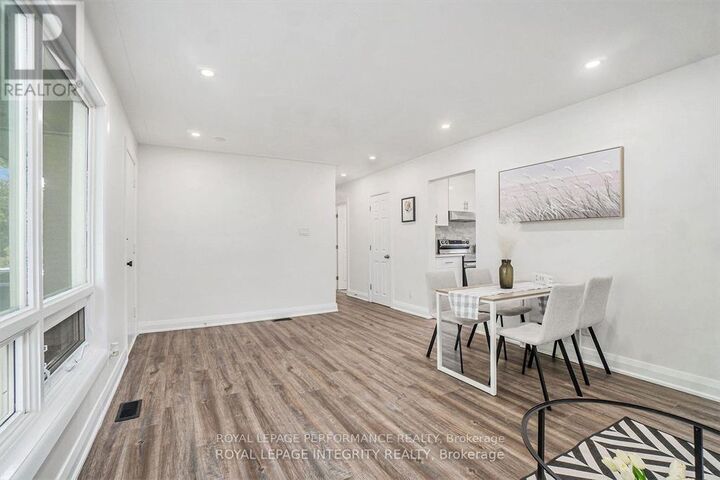 Property Photo:  26 Majestic Drive  ON K2G 1C7 