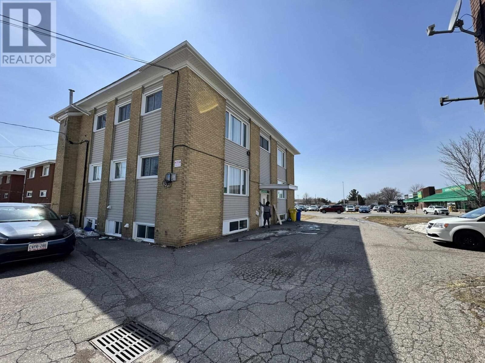 Photo de la propriété:  690 Pine St  ON P6B 3G1 