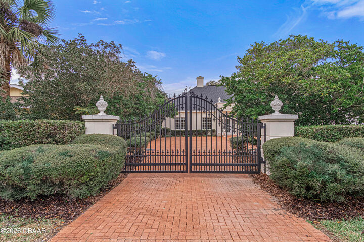 Property Photo:  25 Lazy Eight Drive  FL 32128 