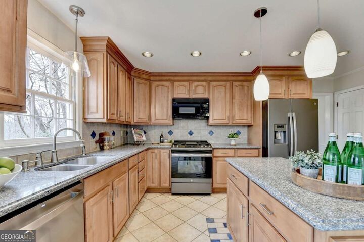 Property Photo: 8155 Willow Tree Way GA 30005