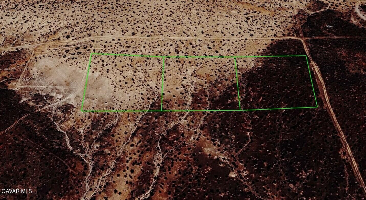 Property Photo:  25000 Tamarack Avenue  CA 93523 