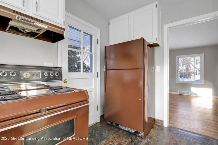 Property Photo:  610 Kedzie Street  MI 48823 