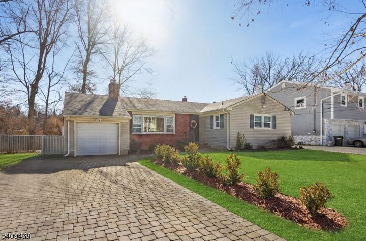Property Photo: 16 Canterbury Dr NJ 07076