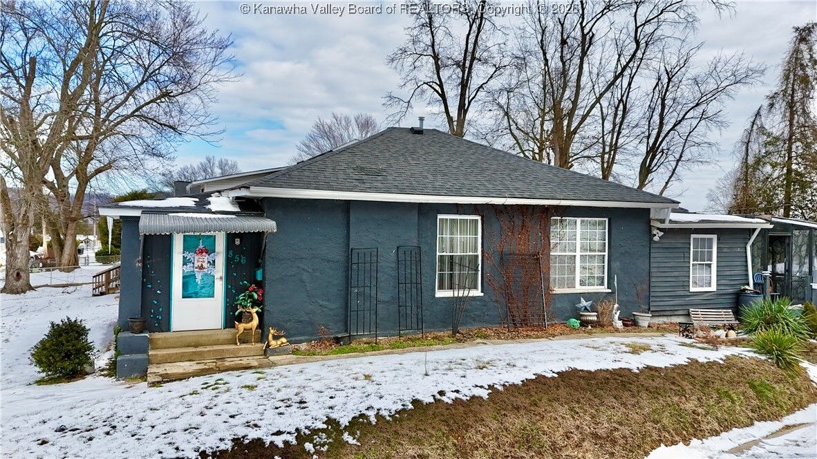 Property Photo:  856 Stover Street  WV 25177 