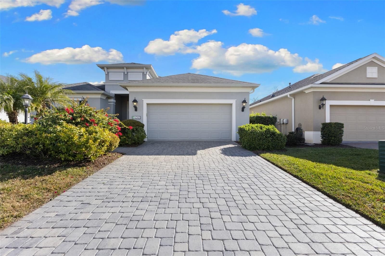 Property Photo:  6343 Laurel Wood Run  FL 34243 