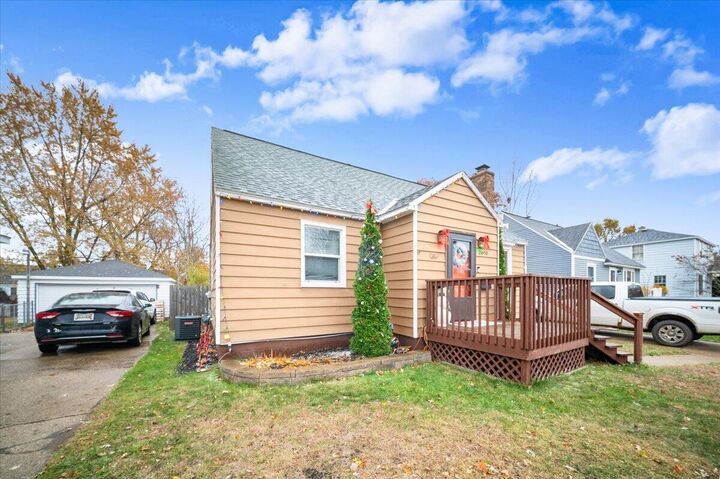 Property Photo:  2690 Pinehurst Road  MI 49441 