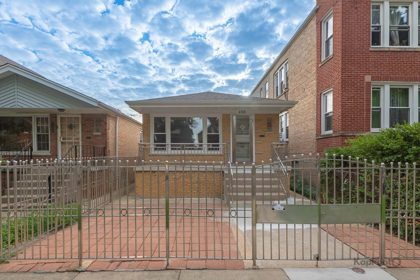 Property Photo:  4149 S Rockwell Street  IL 60632 