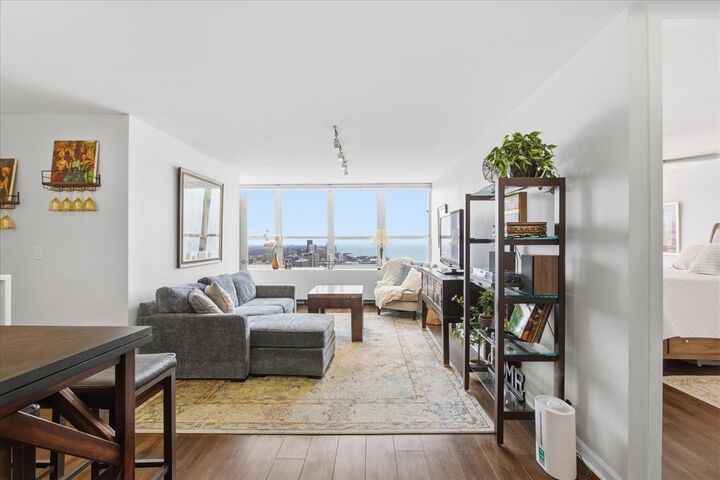 Property Photo:  655 W Irving Park Road 4412  IL 60613 