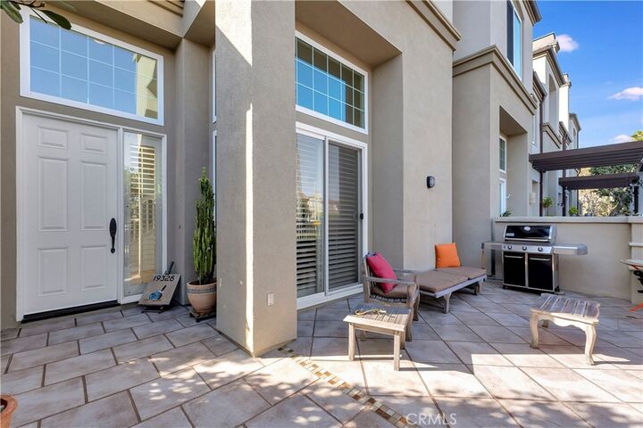 Property Photo:  19328 Surfwave Drive  CA 92648 