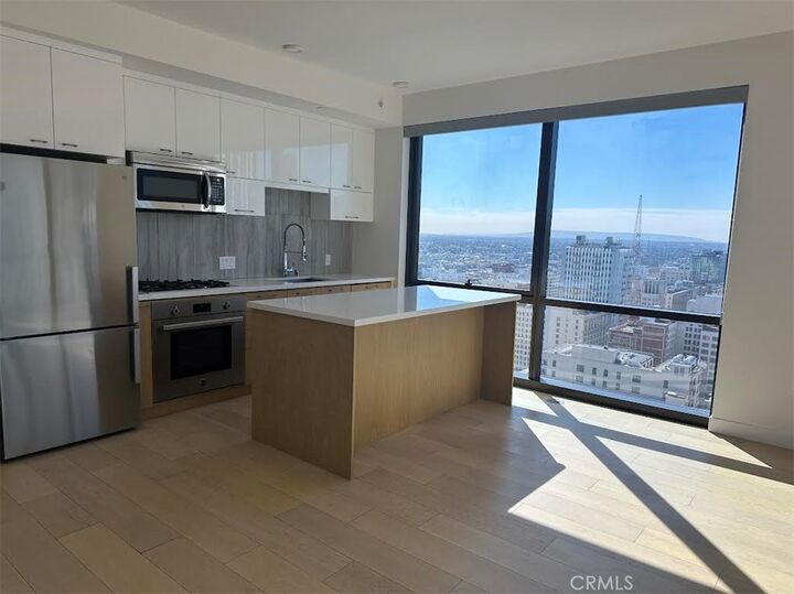 Property Photo:  400 S Broadway 2710  CA 90013 