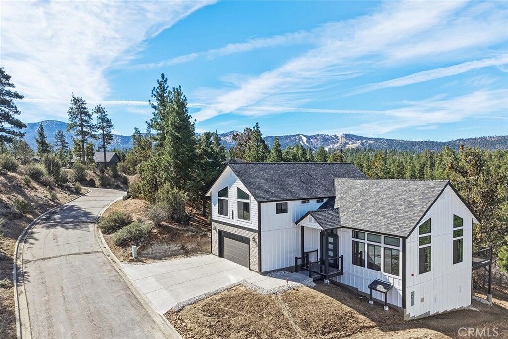 Property Photo: 445 Woodcreek CA 92314