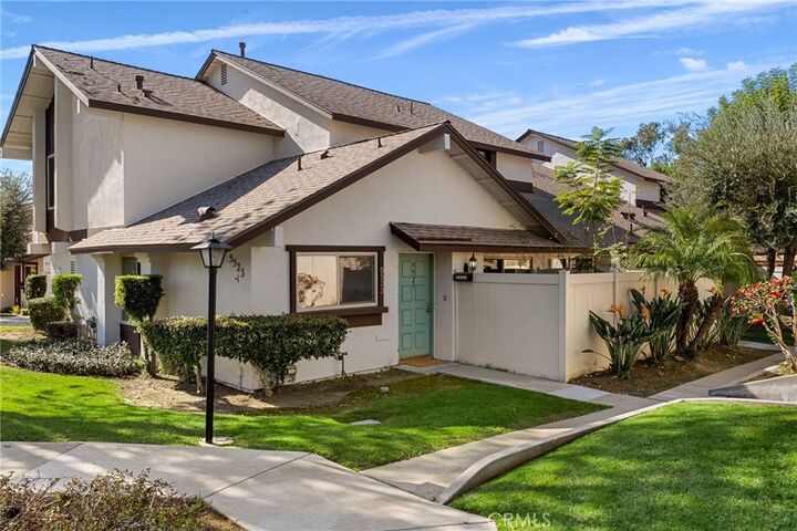 Property Photo:  5523 Pioneer Boulevard 30  CA 90601 