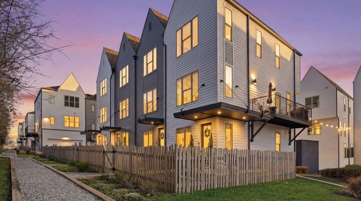 Property Photo:  331 E Village Ln  TN 37216 