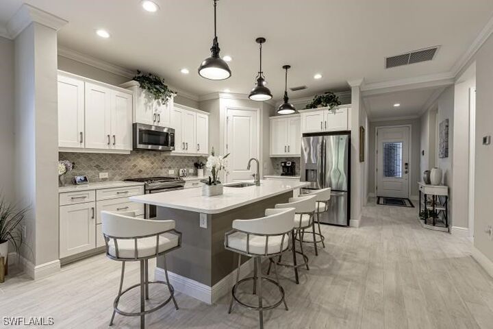 Property Photo:  2199 Marquesa Circle  FL 34112 