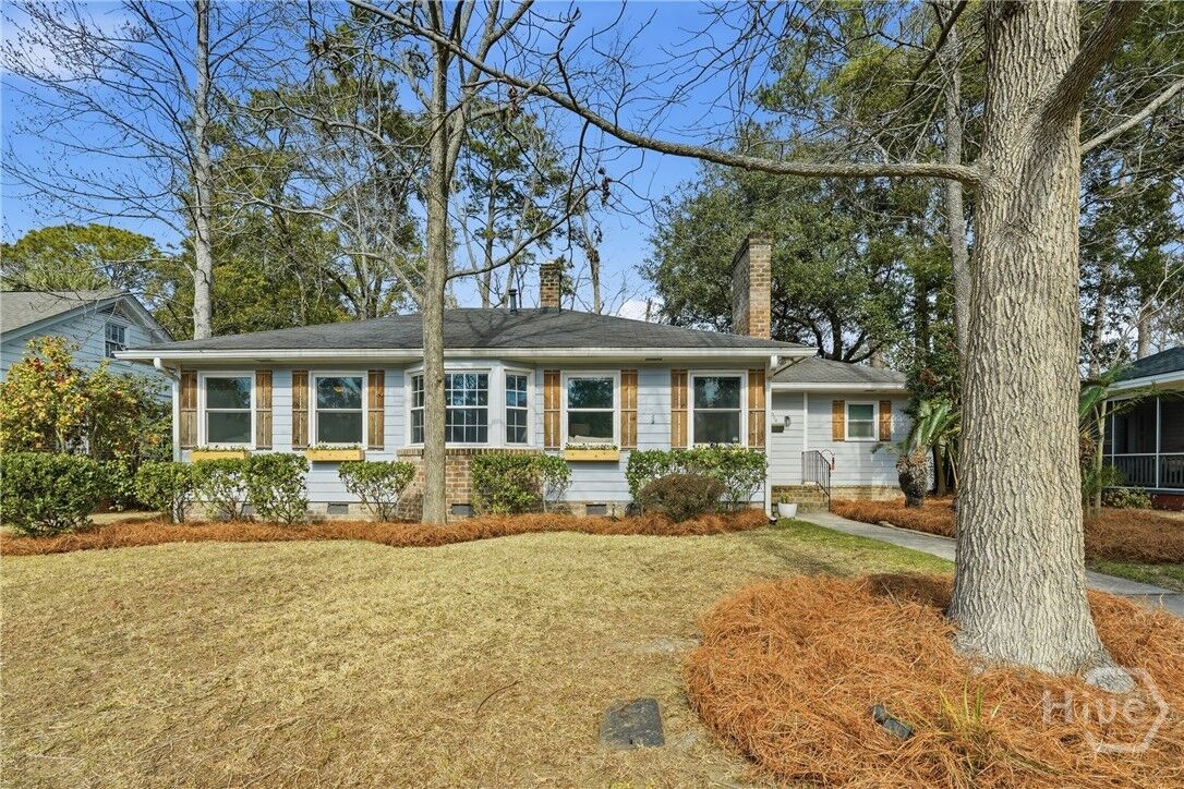 Property Photo: 1504 E 54th Street GA 31404